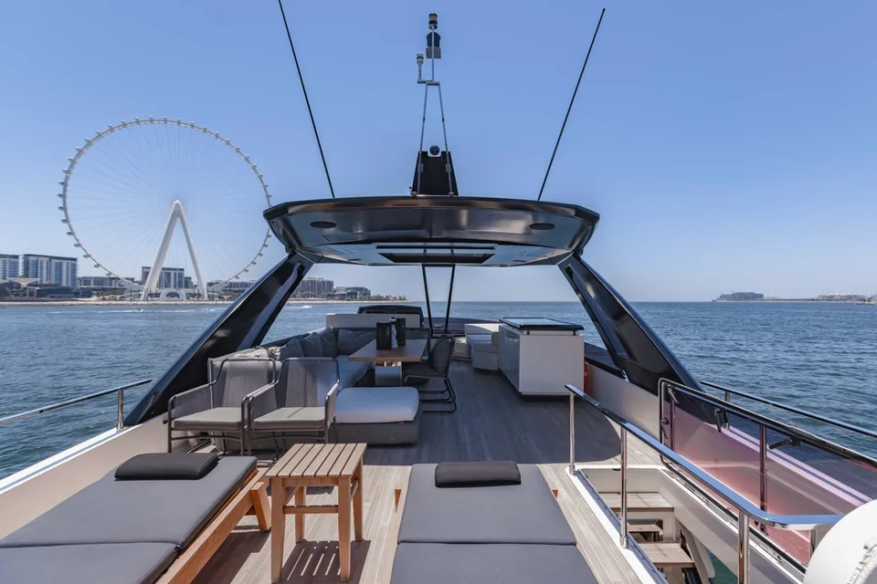 Ferretti Yachts 780