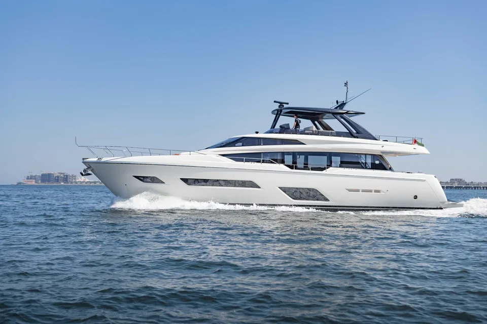 Ferretti Yachts 780