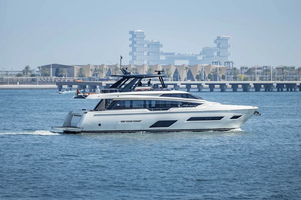 Ferretti Yachts 780