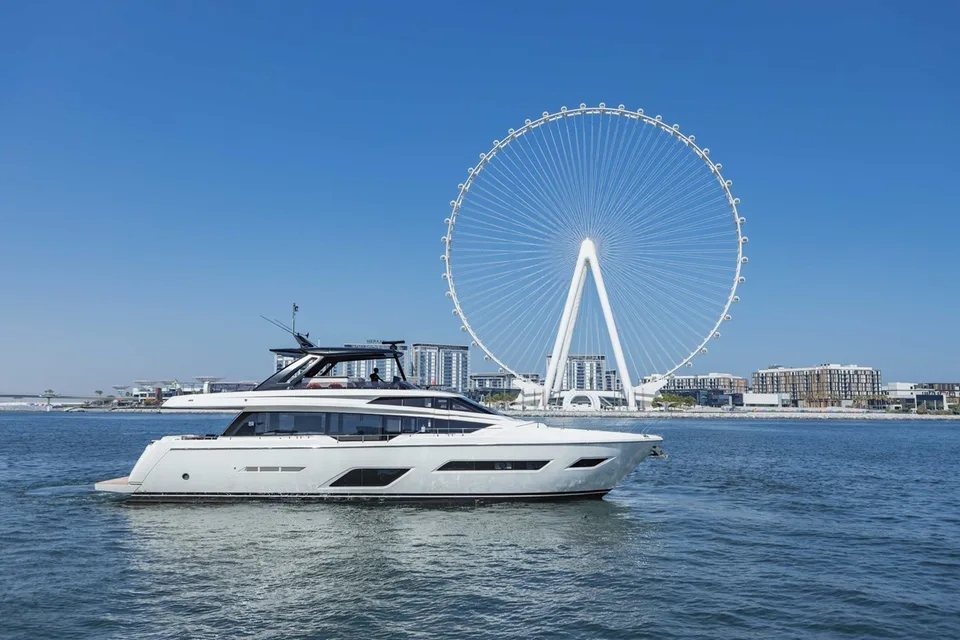 Ferretti Yachts 780