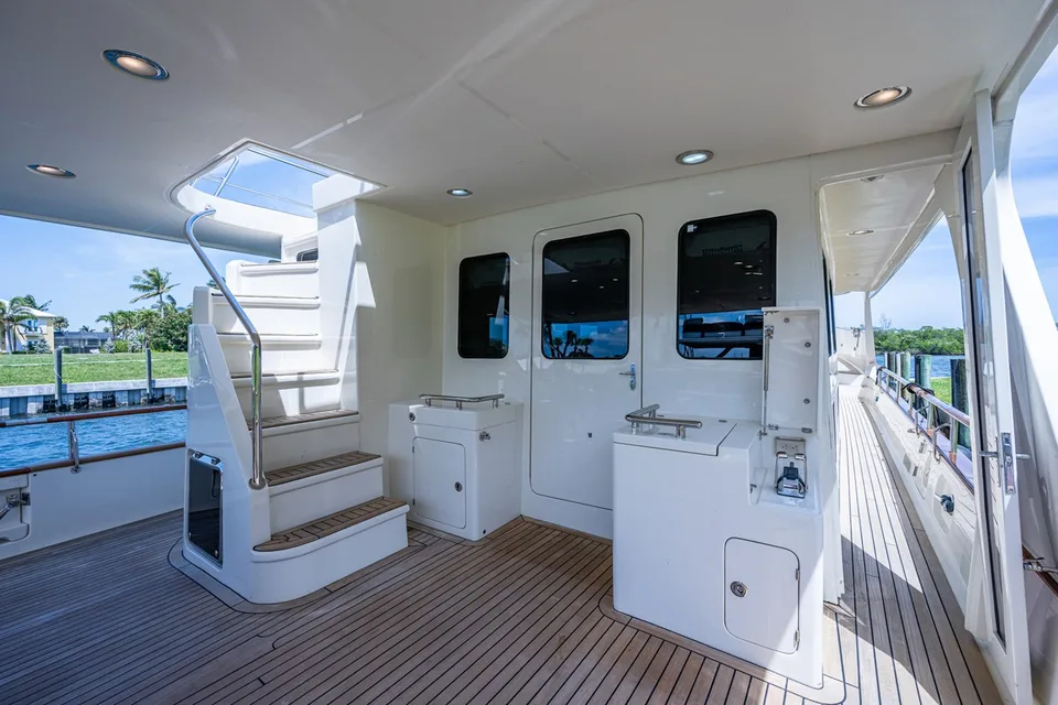 Marlow Explorer Enclosed Bridge (CB)