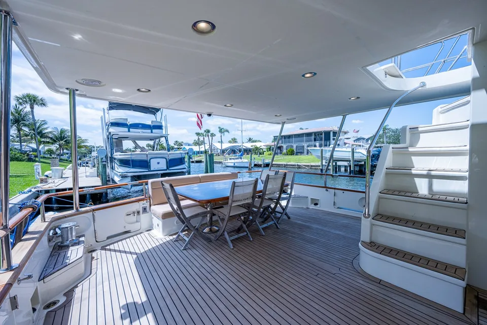 Marlow Explorer Enclosed Bridge (CB)