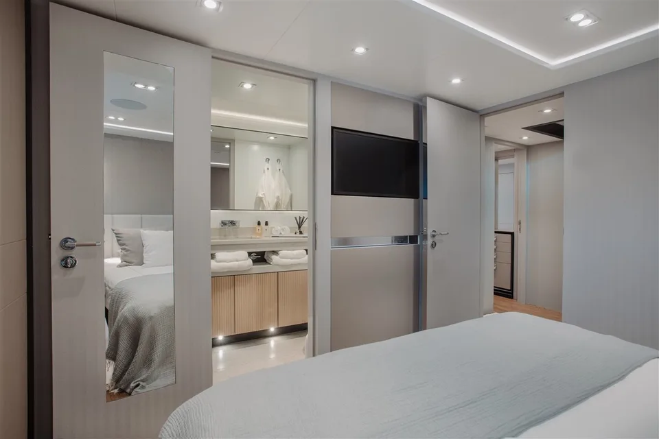 Mengi Yay Sailing Yacht