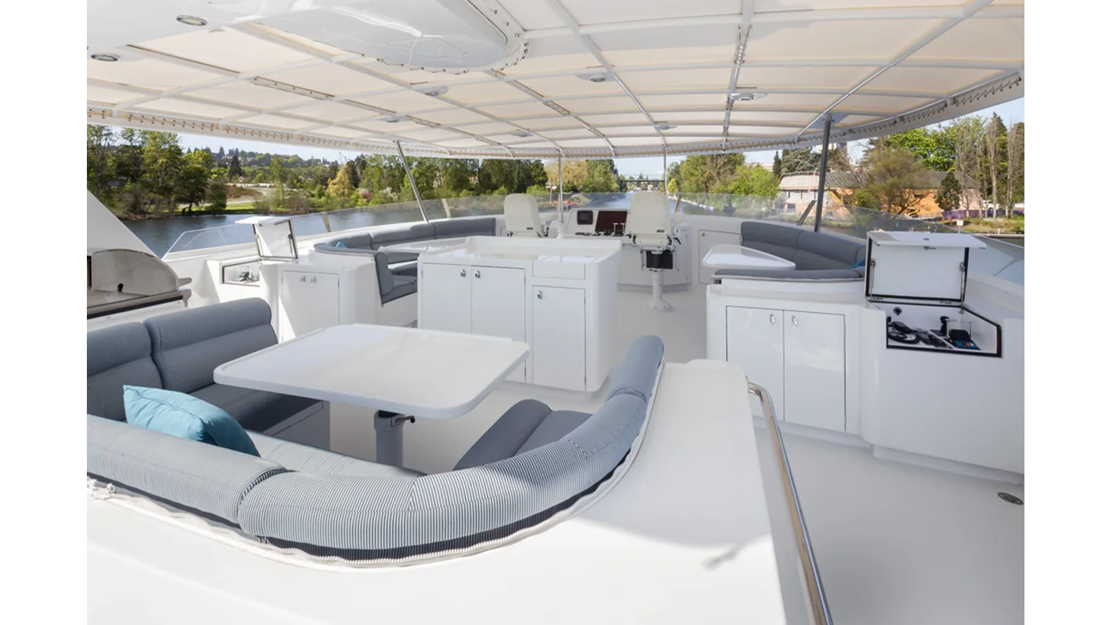 Delta Marine Flybridge Motoryacht