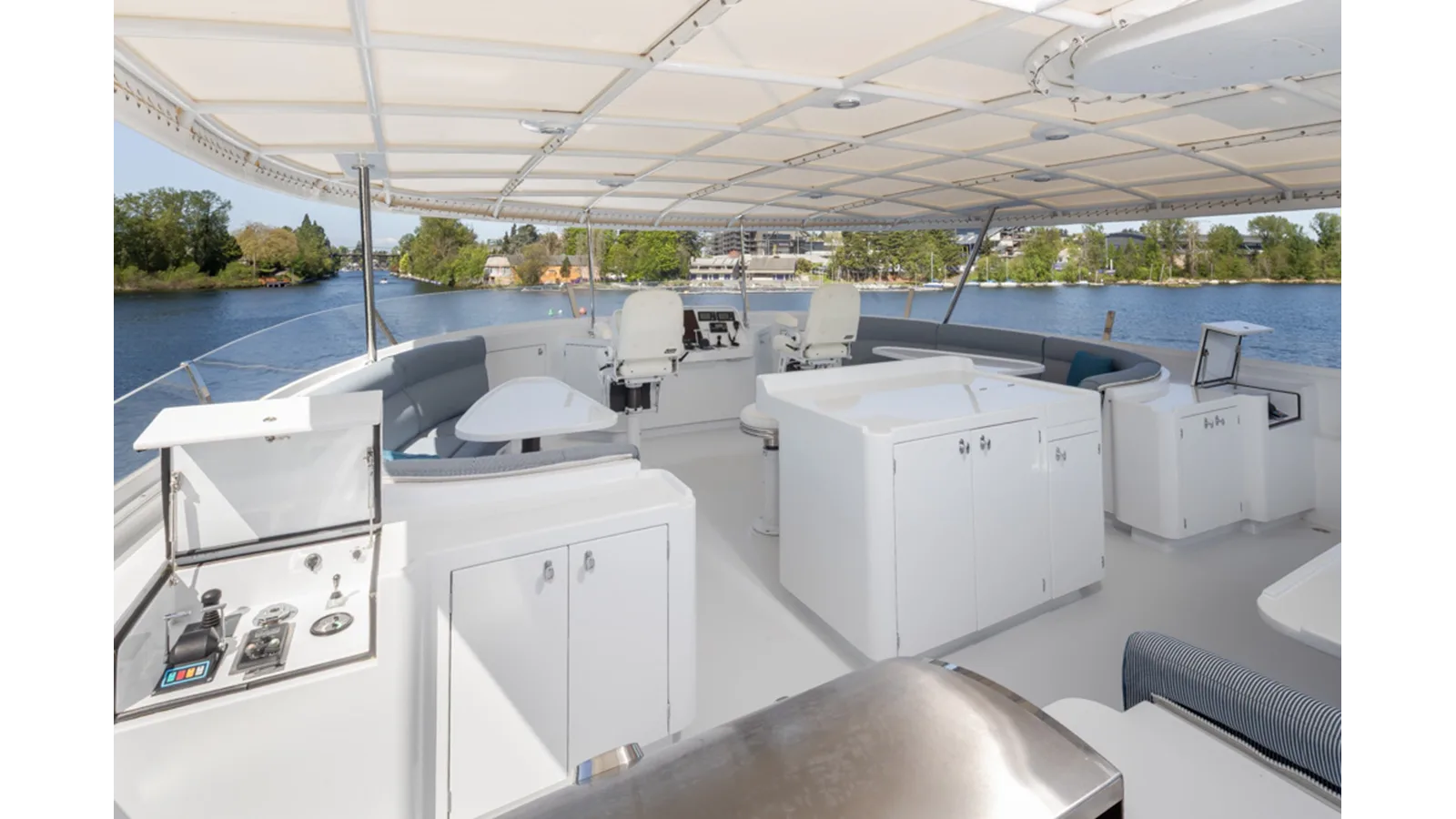 Delta Marine Flybridge Motoryacht
