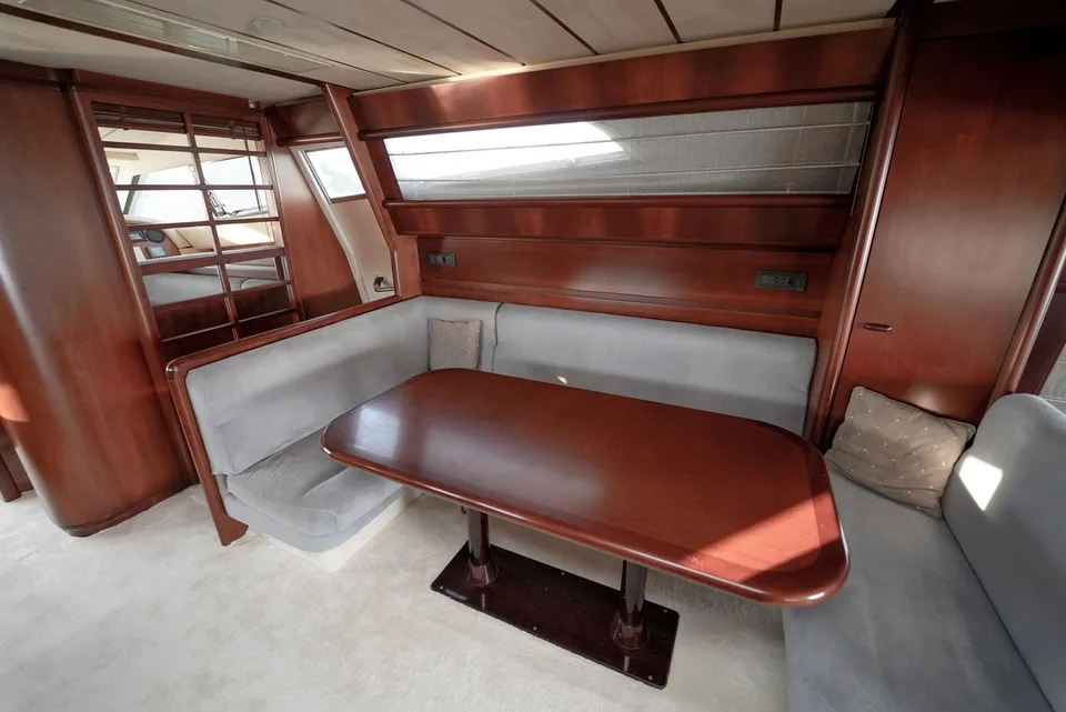 Ferretti Yachts 80