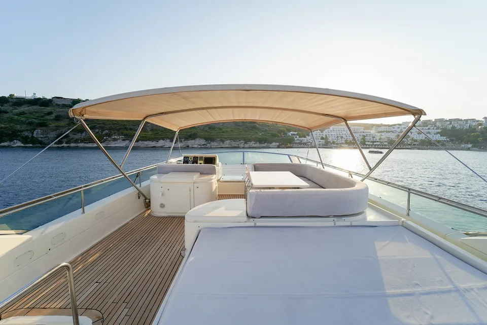 Ferretti Yachts 80