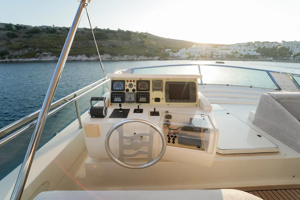 Ferretti Yachts 80