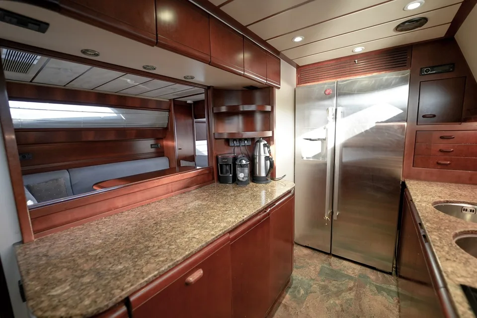 Ferretti Yachts 80