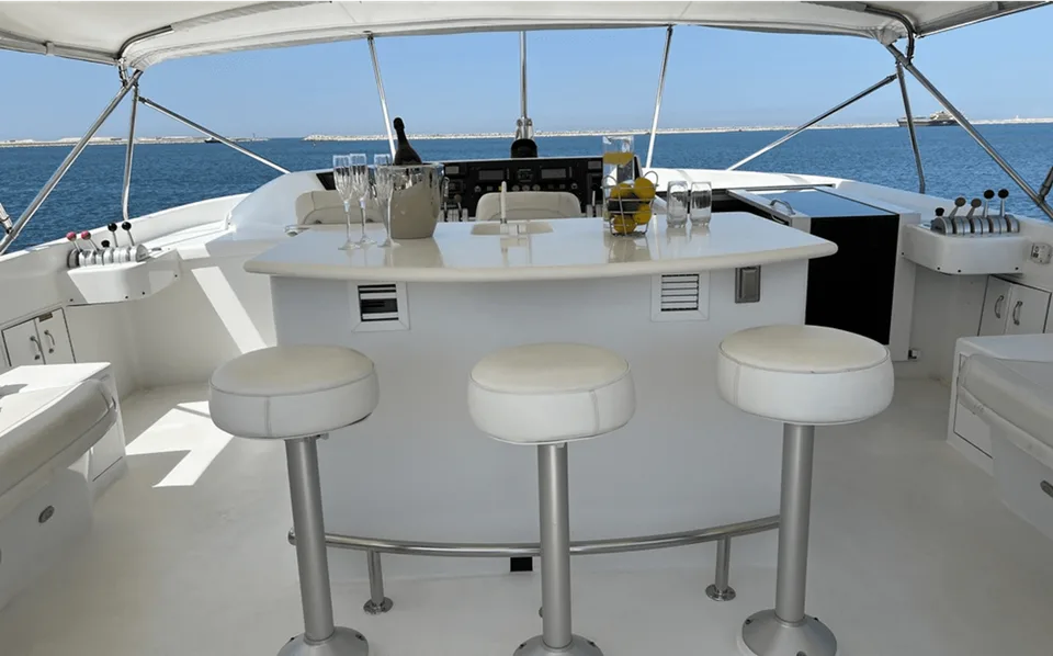 Hatteras 92