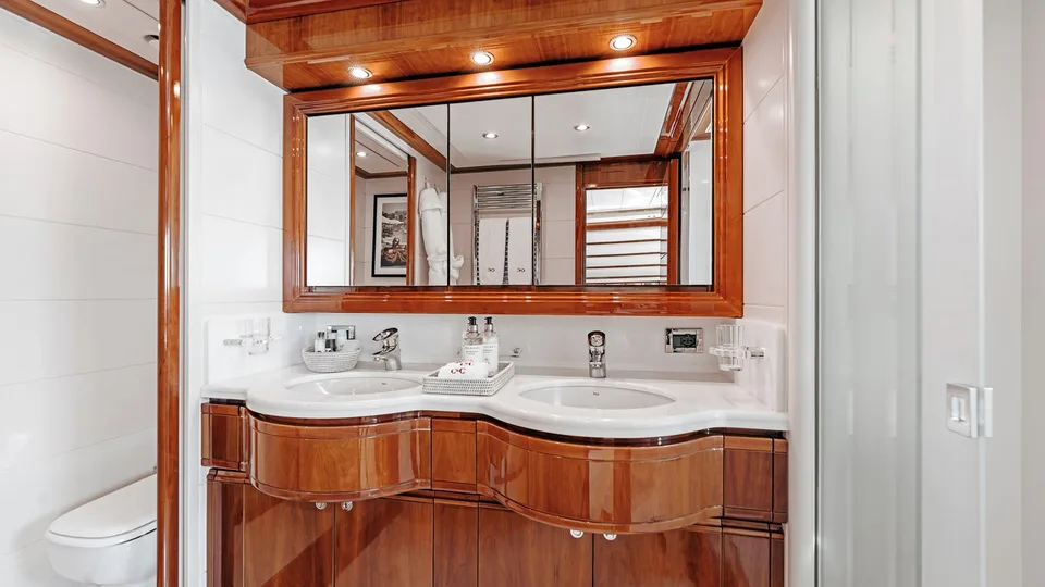 Ferretti Custom Line Custom Line 112