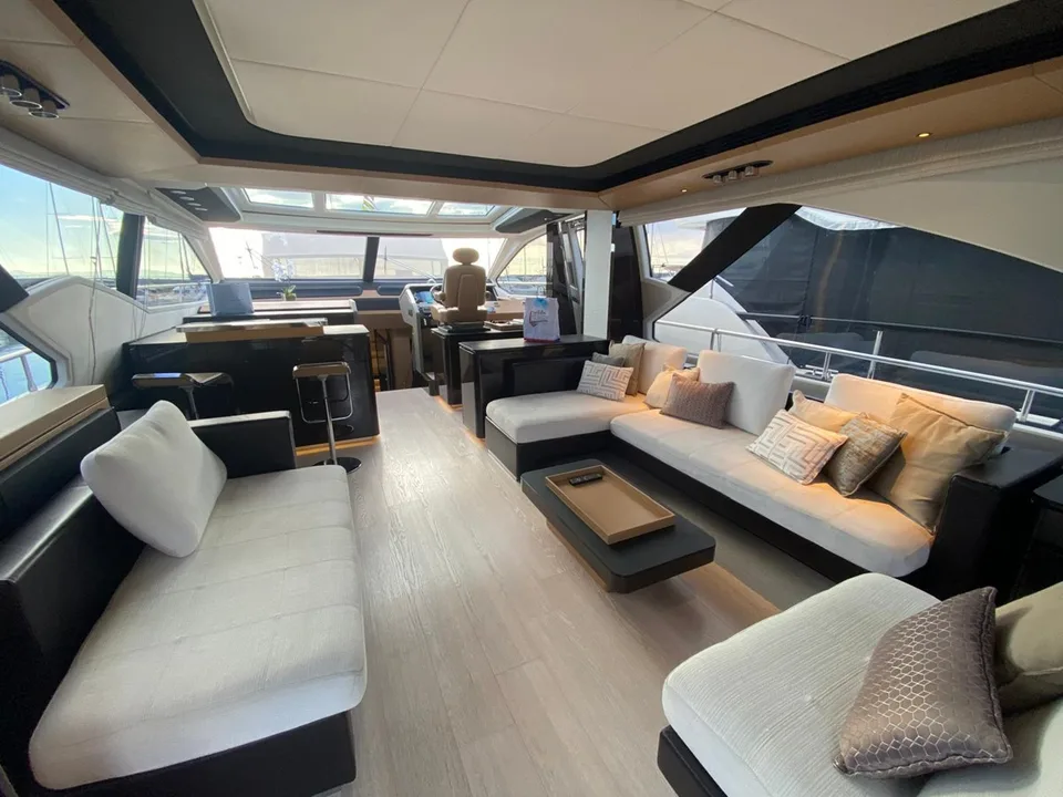Azimut 77S