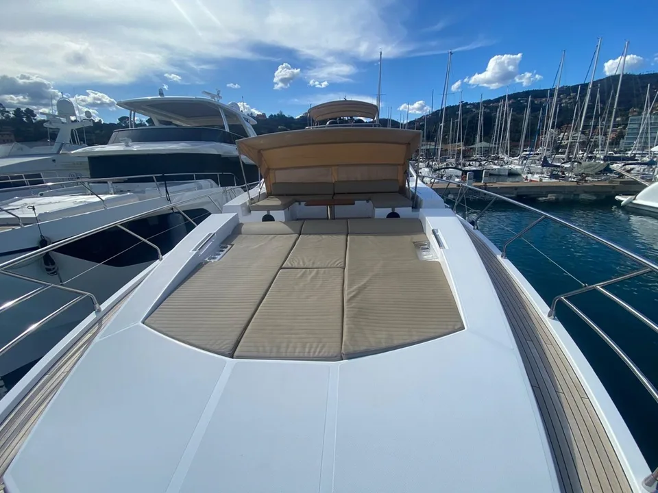 Azimut 77S