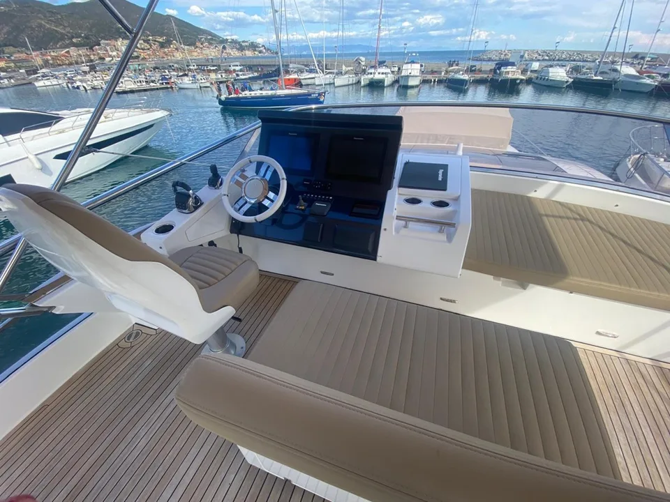 Azimut 77S