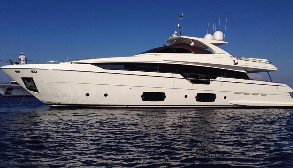 Ferretti Yachts 960