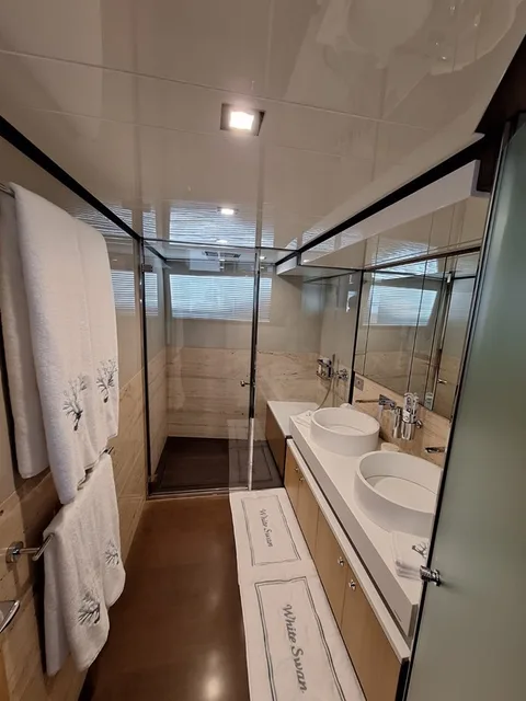 Ferretti Yachts 960