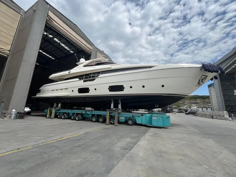 Ferretti Yachts 960