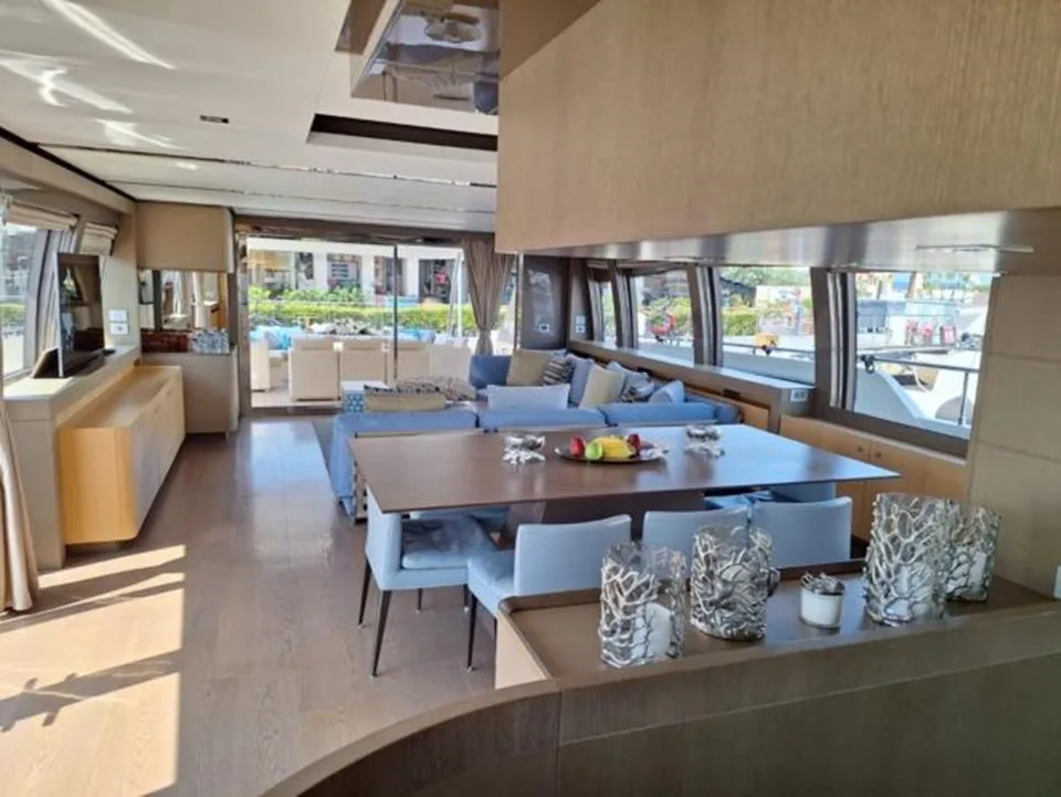 Ferretti Yachts 960