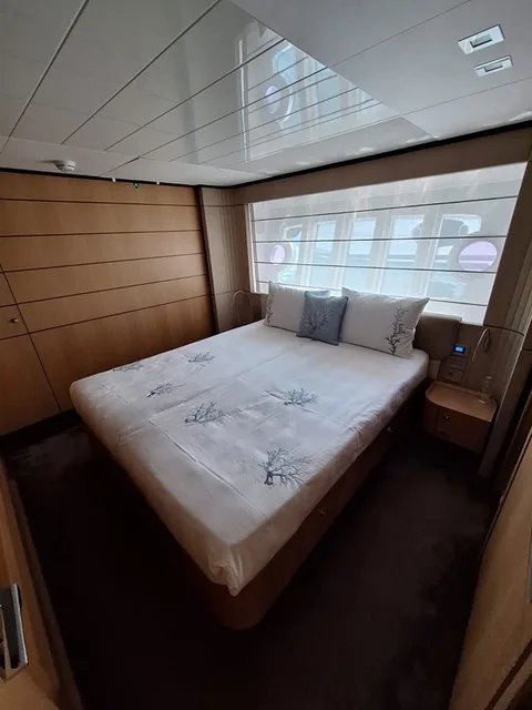 Ferretti Yachts 960
