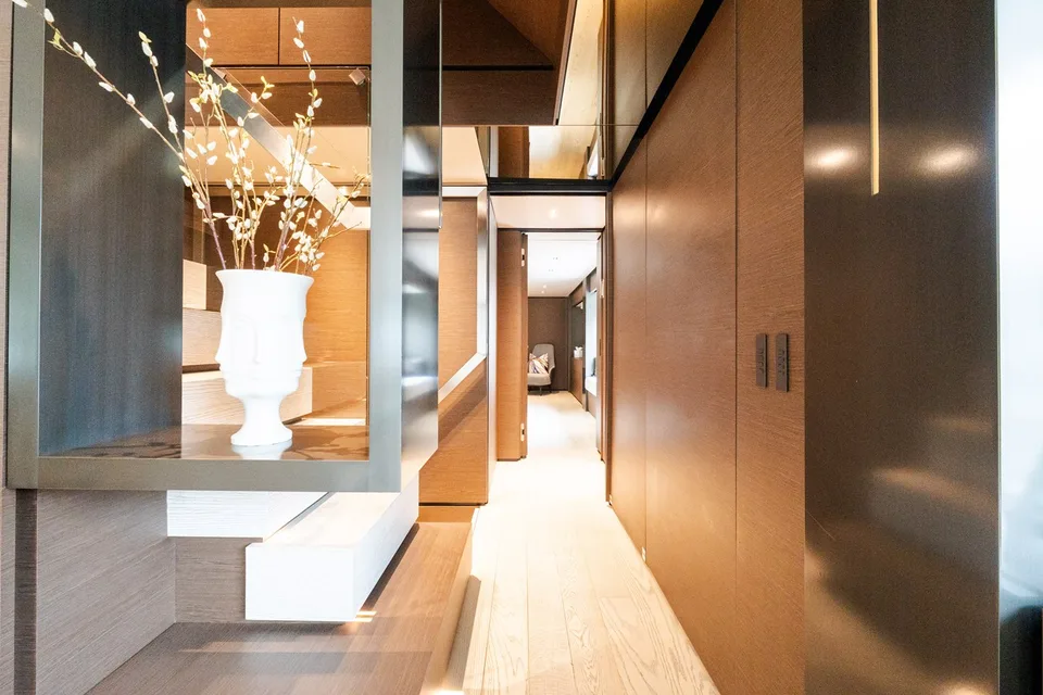 Custom Line Navetta 33