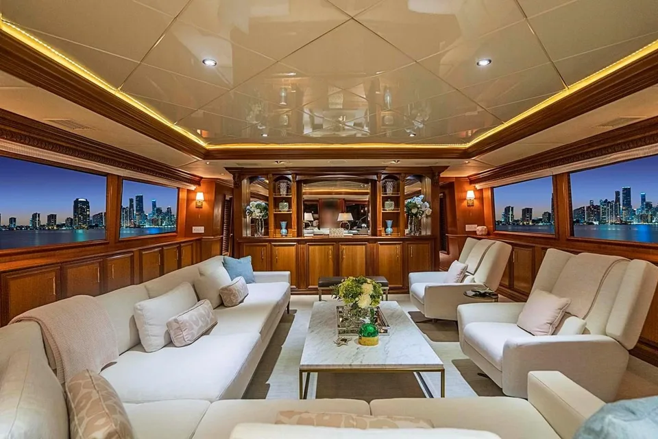 Broward Raised Pilothouse
