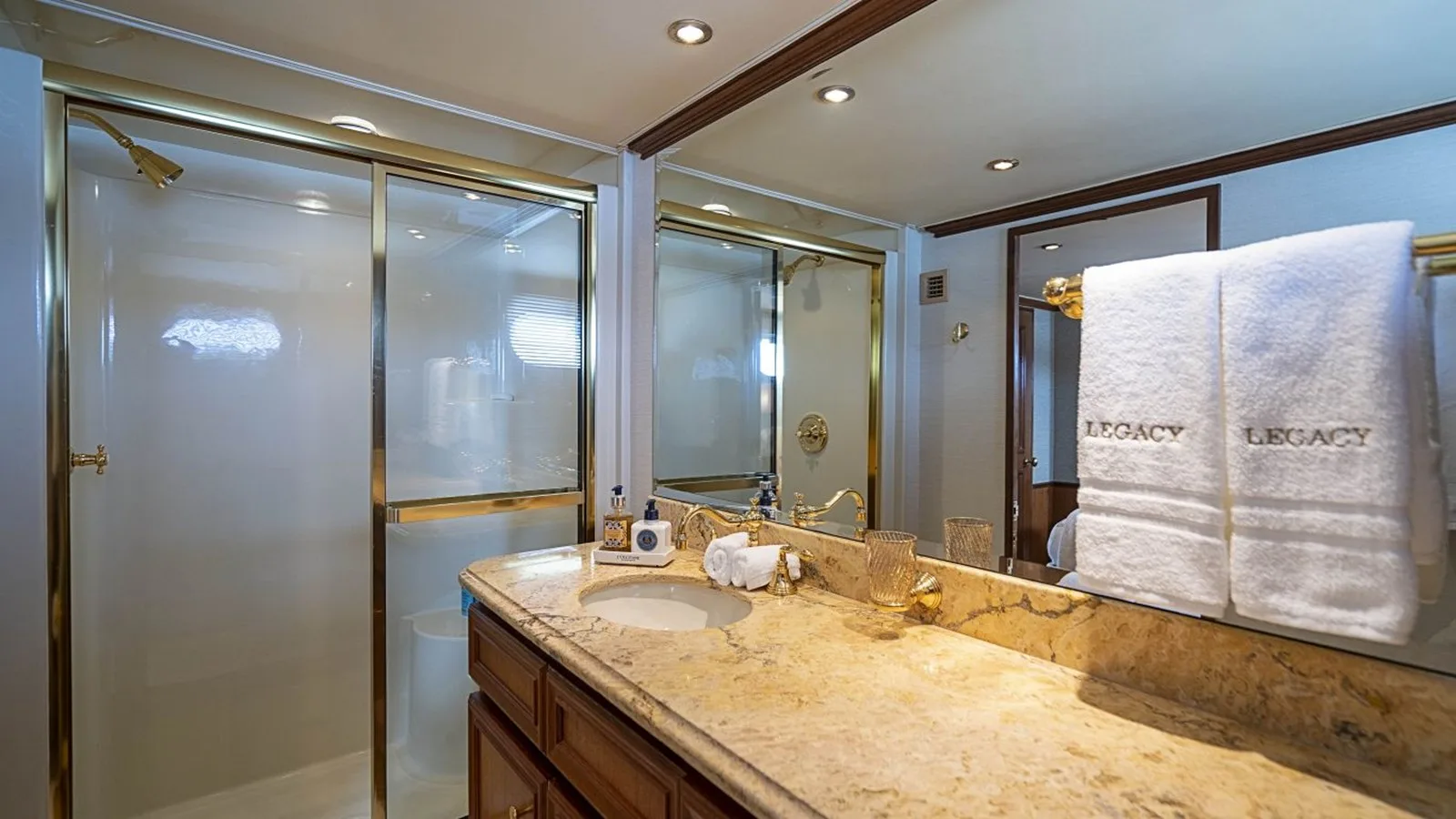 Broward Raised Pilothouse