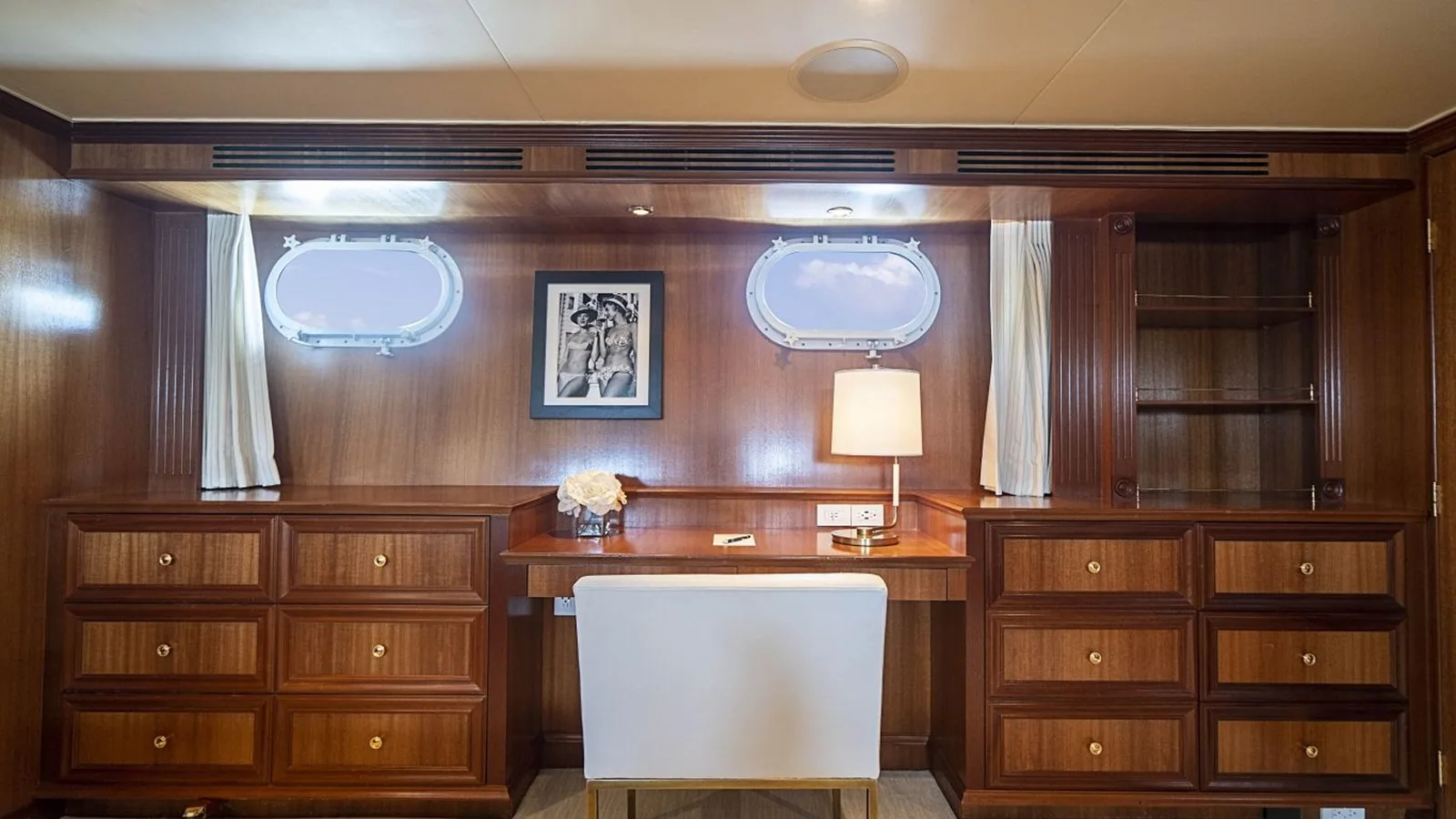 Broward Raised Pilothouse
