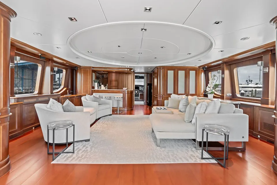 Benetti Classic