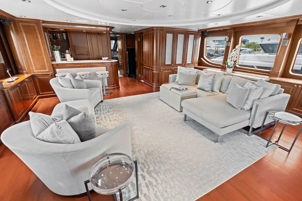 Benetti Classic