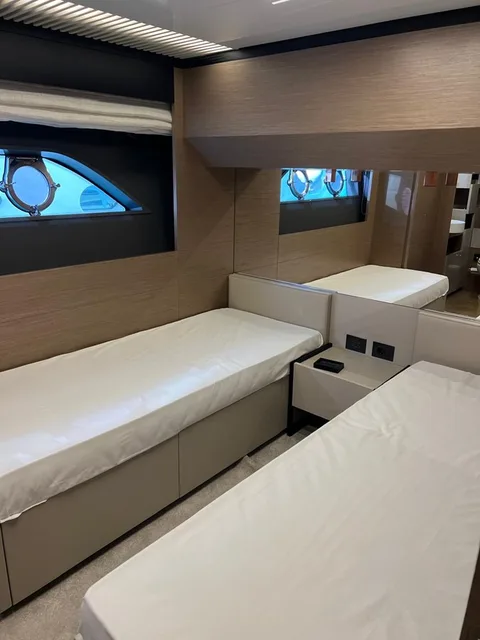 Ferretti Yachts Ferretti 780