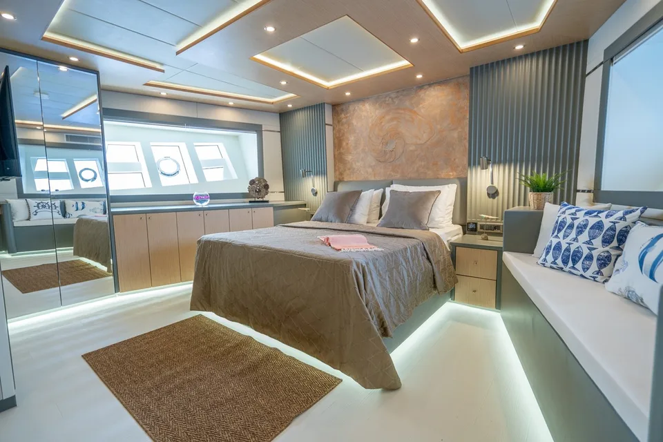 Custom 27m TRAWLER