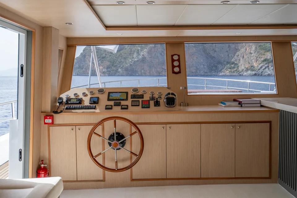 Custom 27m TRAWLER