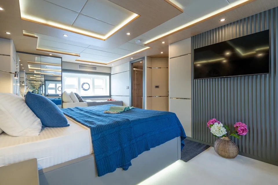 Custom 27m TRAWLER