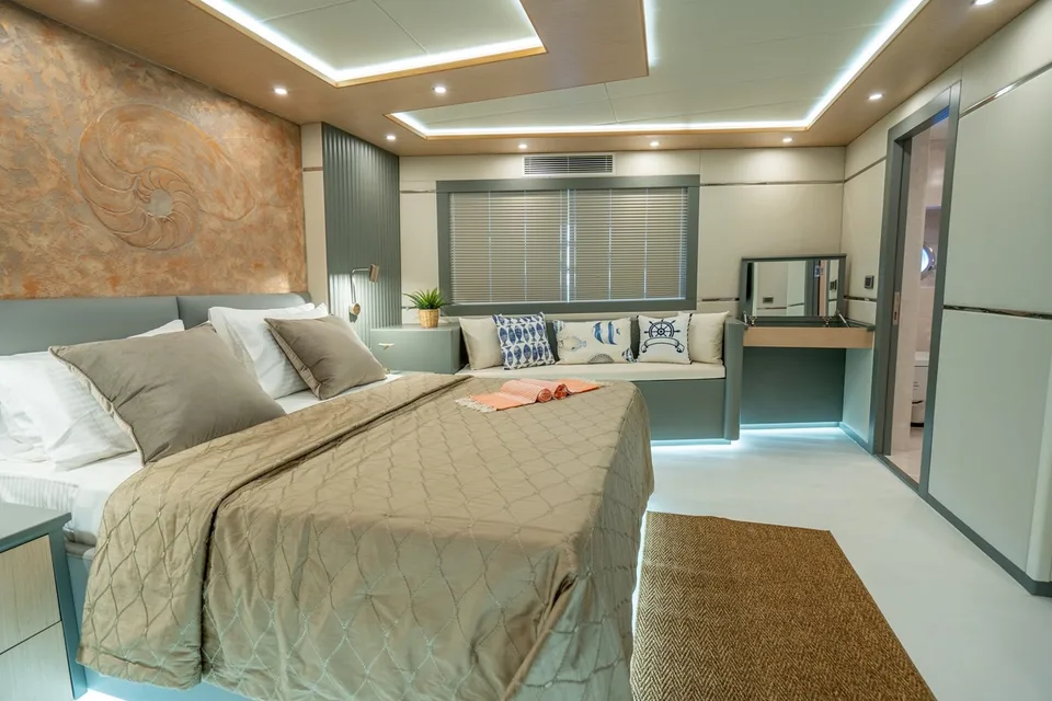Custom 27m TRAWLER