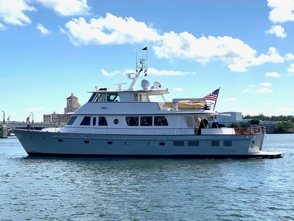New England Boatworks Enclosed Raised Pilothouse