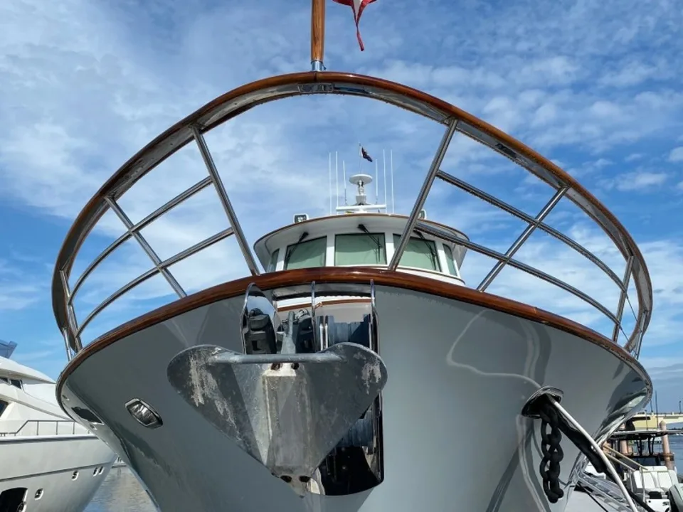 New England Boatworks Enclosed Raised Pilothouse