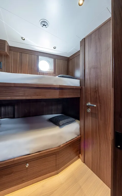 Cantiere Delle Marche Darwin Class 86