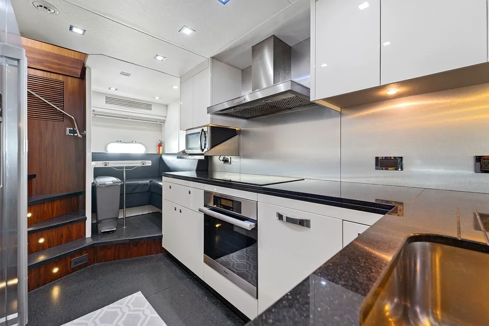 Sunseeker Predator 84