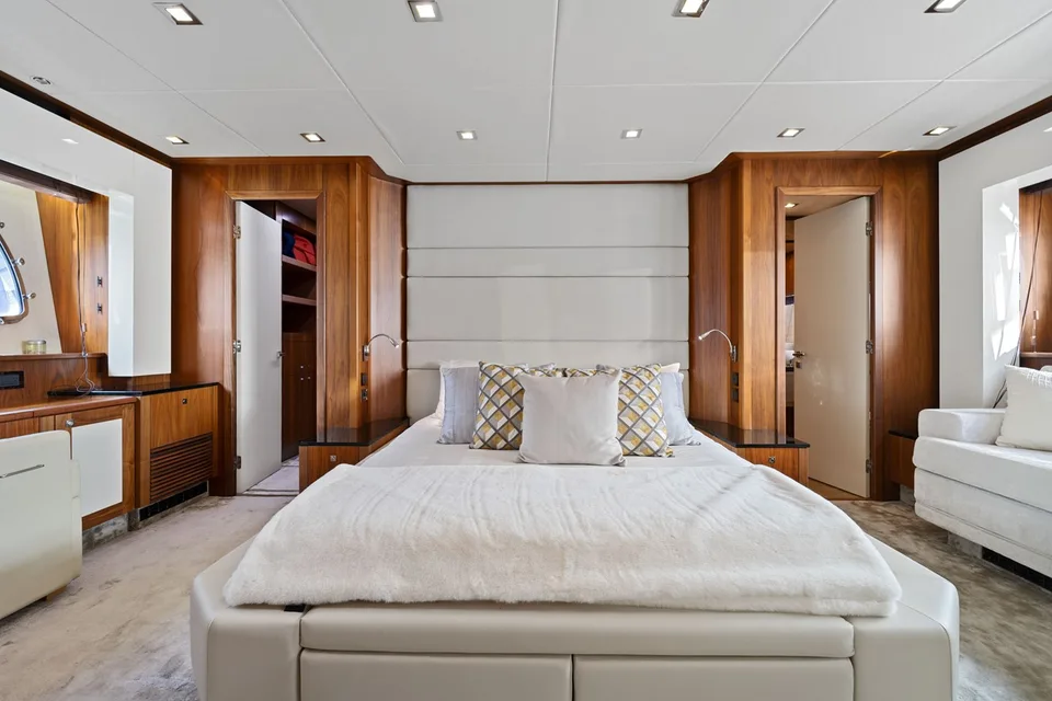 Sunseeker Predator 84