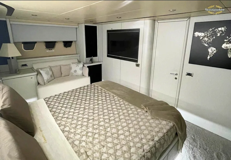 Sunseeker Predator 82