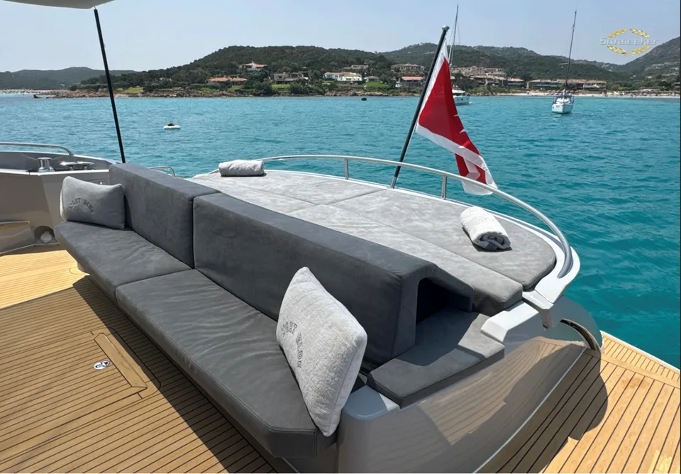 Sunseeker Predator 82