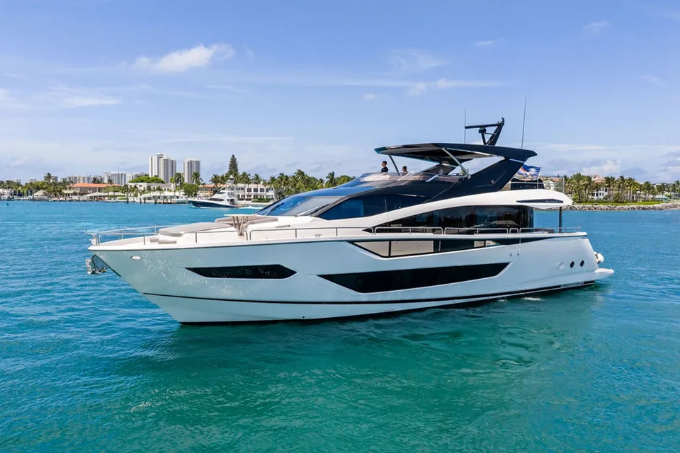 Sunseeker 88 Yacht