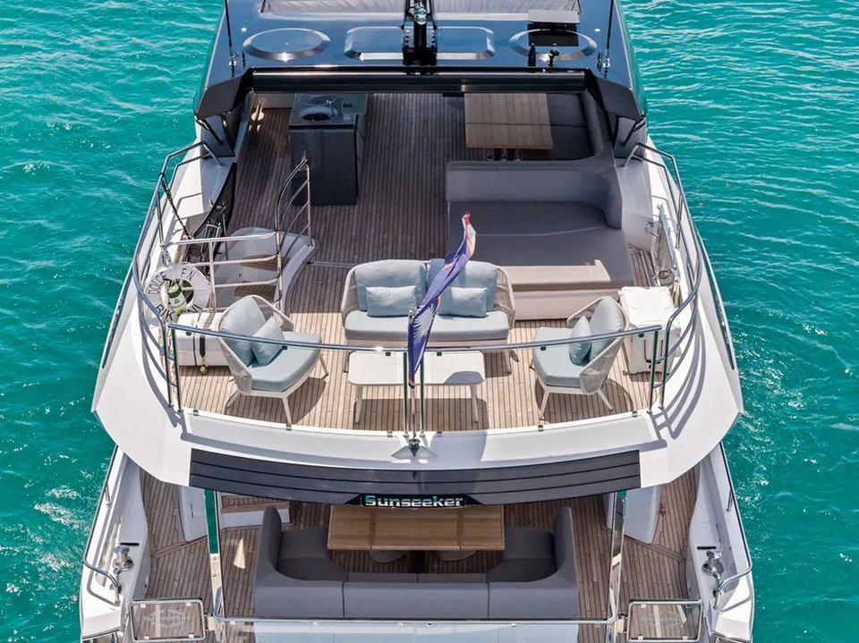 Sunseeker 88 Yacht
