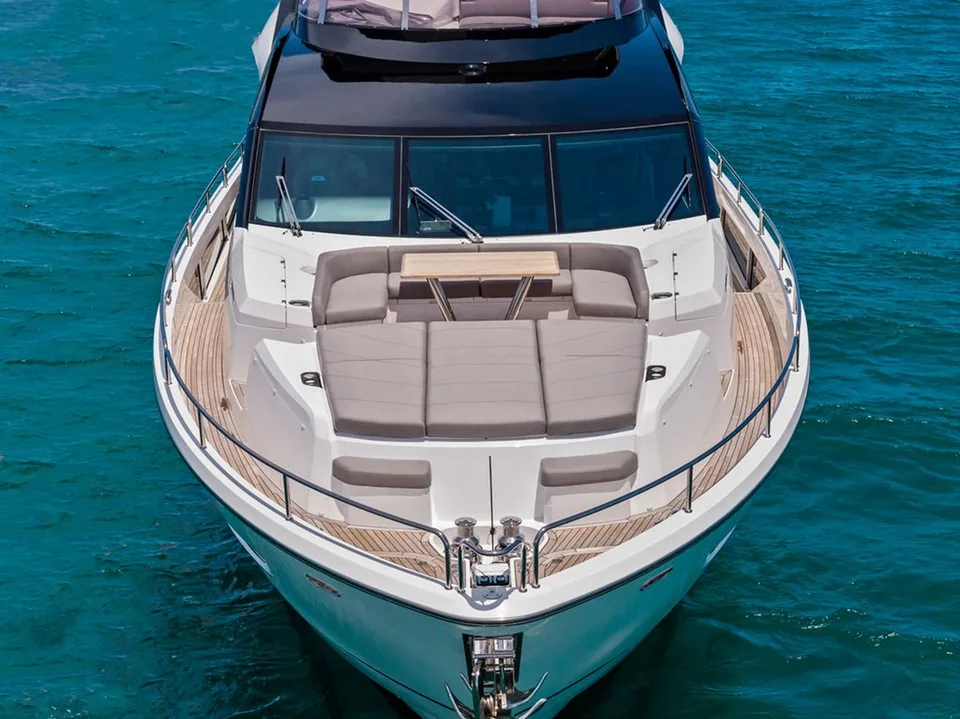 Sunseeker 88 Yacht