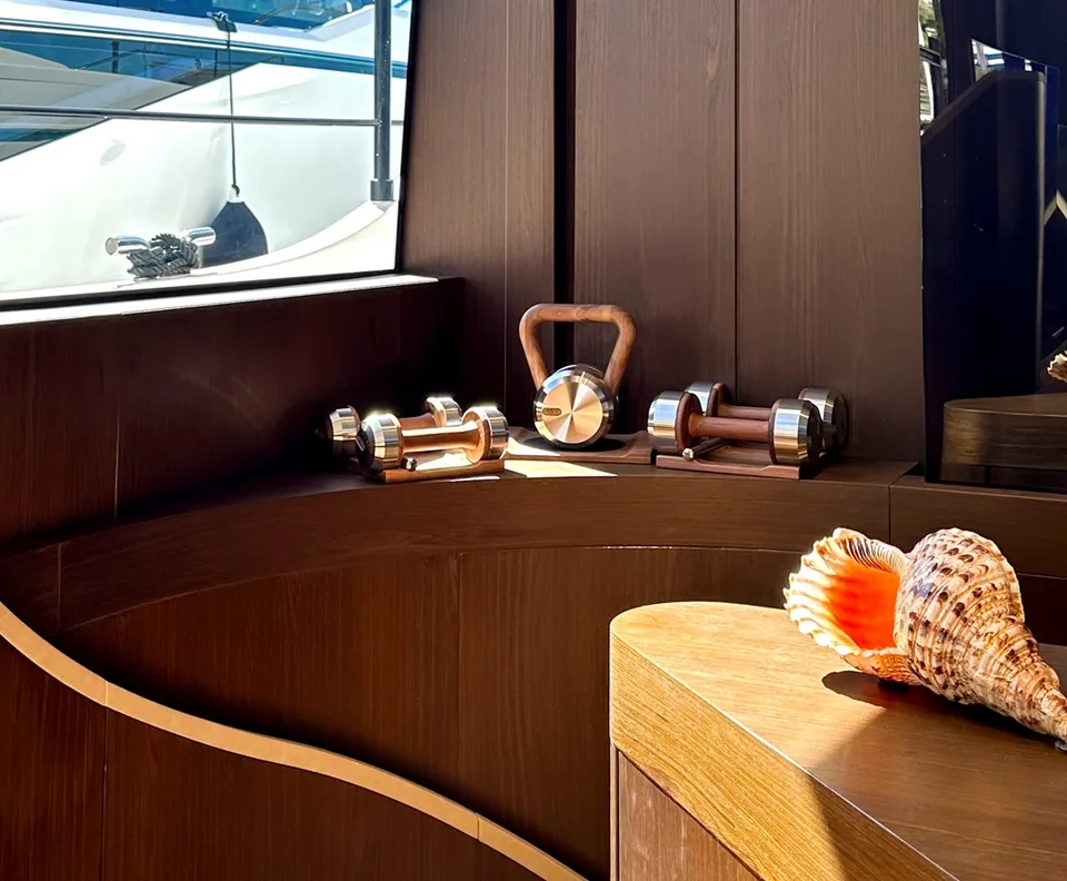 Ferretti Yachts 860