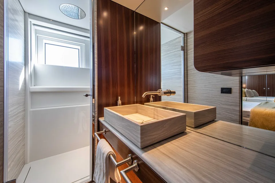 Benetti B.Yond 37M