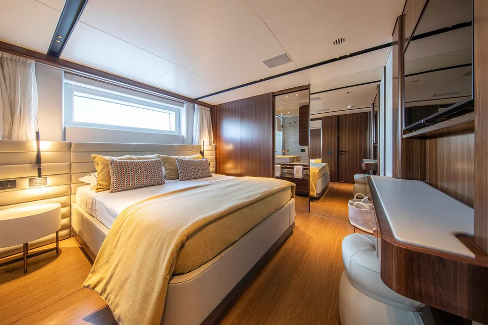 Benetti B.Yond 37M
