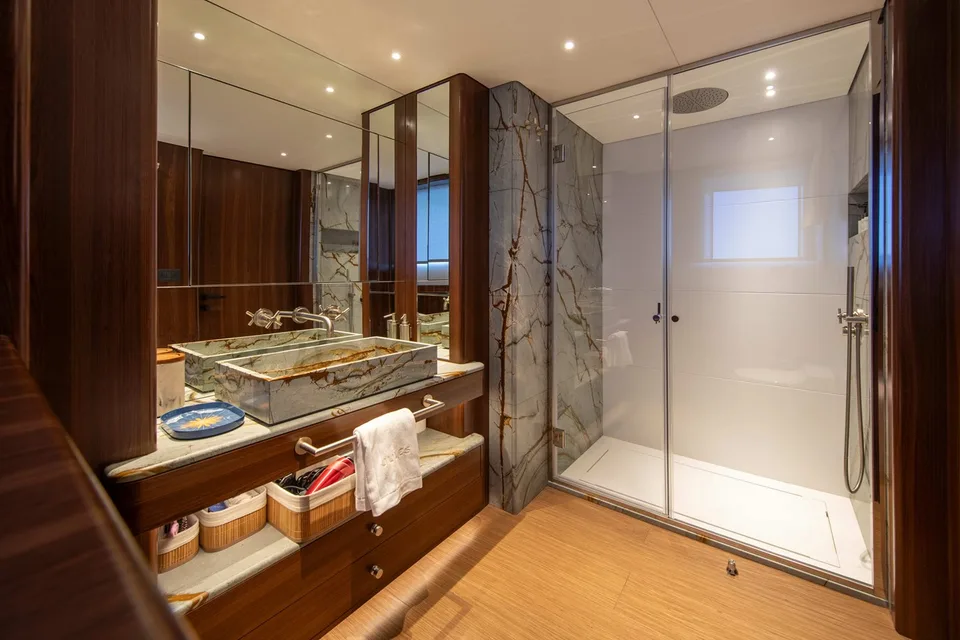Benetti B.Yond 37M