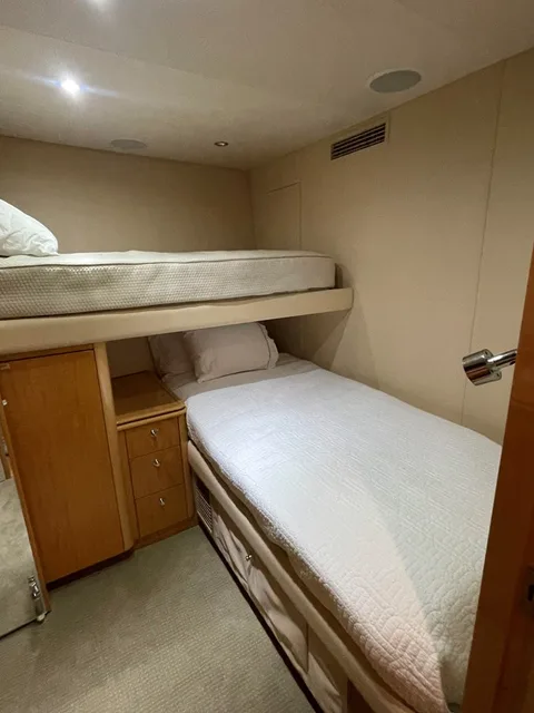Hatteras 80 Motor Yacht