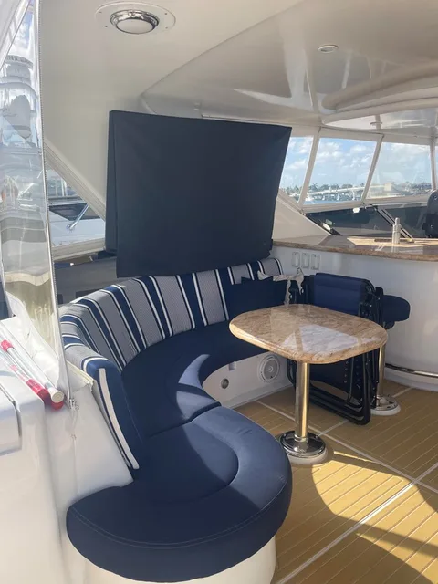 Hatteras 80 Motor Yacht